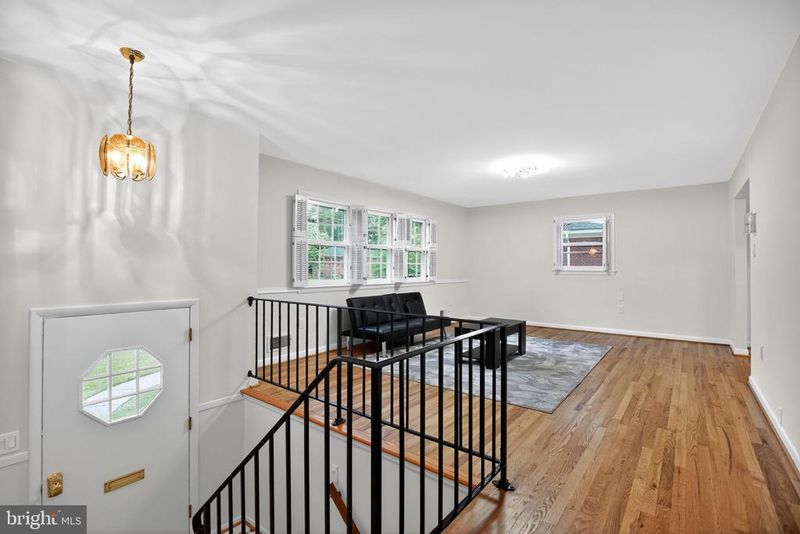 1704 Cool Spring Dr, Alexandria, VA 22308