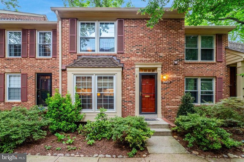 2540 S Walter Reed Dr #4, Arlington, VA 22206