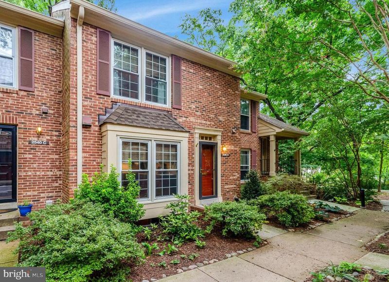 2540 S Walter Reed Dr #4, Arlington, VA 22206