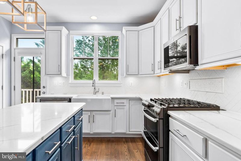 1424 Trafalgar Ln, Frederick, MD 21701