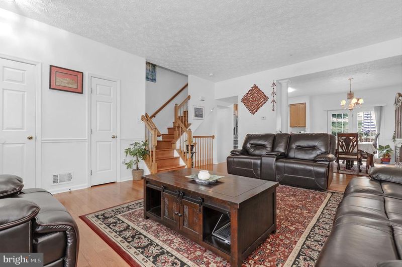 2057 Sumner Dr, Frederick, MD 21702