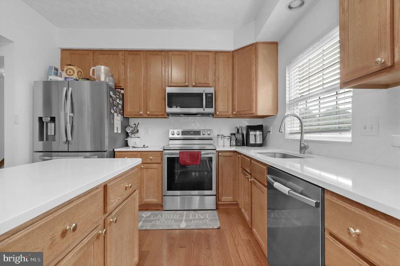 2057 Sumner Dr, Frederick, MD 21702