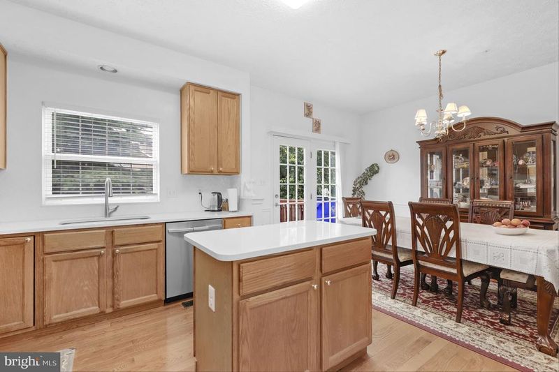 2057 Sumner Dr, Frederick, MD 21702