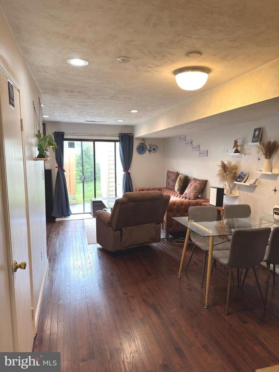 11124 Rock Garden Dr, Fairfax, VA 22030
