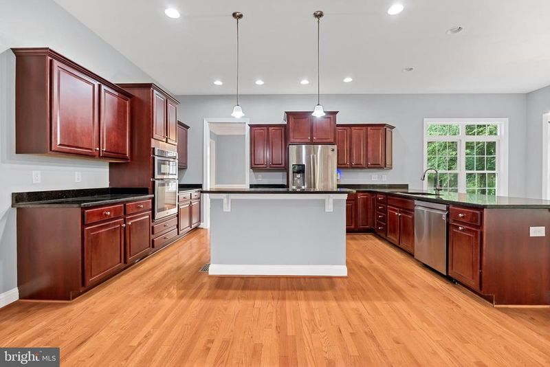 7119 Barry Rd, Alexandria, VA 22315
