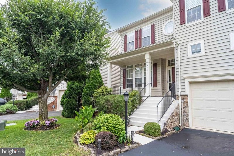 7517 Lindberg Dr, Alexandria, VA 22306