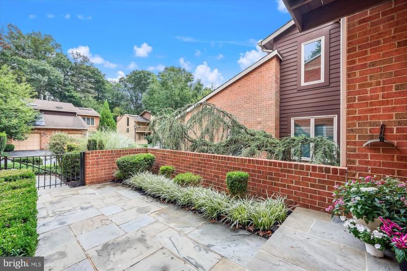 7818 Whiterim Ter, Potomac, MD 20854