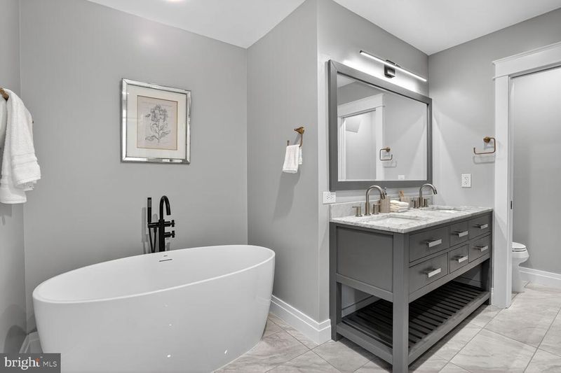 4122 Ferry Landing Rd, Alexandria, VA 22309