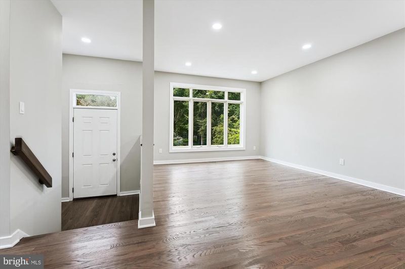 10901 Whiterim Dr, Potomac, MD 20854