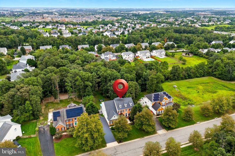 22530 Forest Run Dr, Ashburn, VA 20148