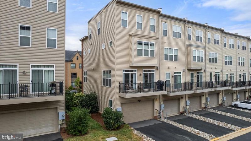 22951 Sullivans Cv, Brambleton, VA 20148