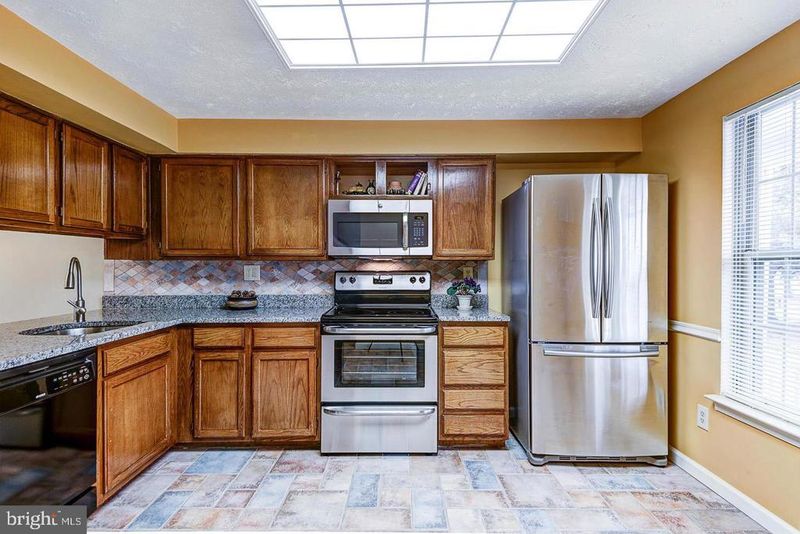 1106 Patriot Ln, Bowie, MD 20716
