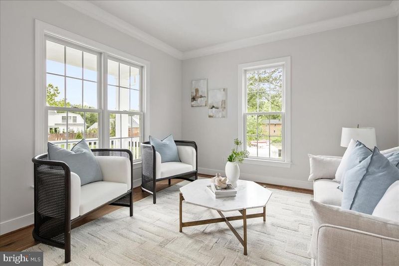 3608 Center Dr, Alexandria, VA 22309