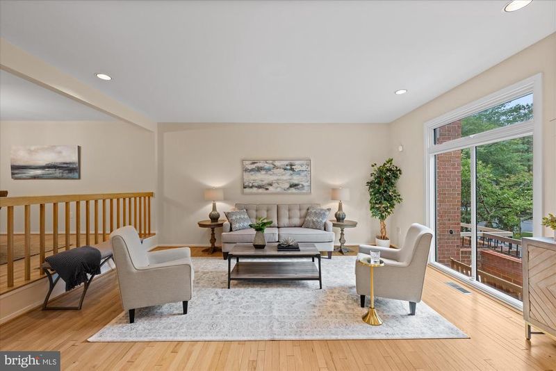 10847 Whiterim Dr, Potomac, MD 20854