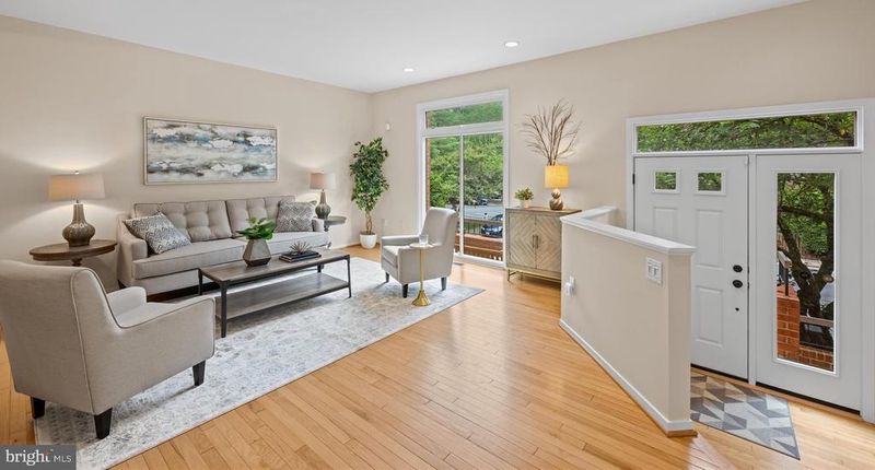 10847 Whiterim Dr, Potomac, MD 20854