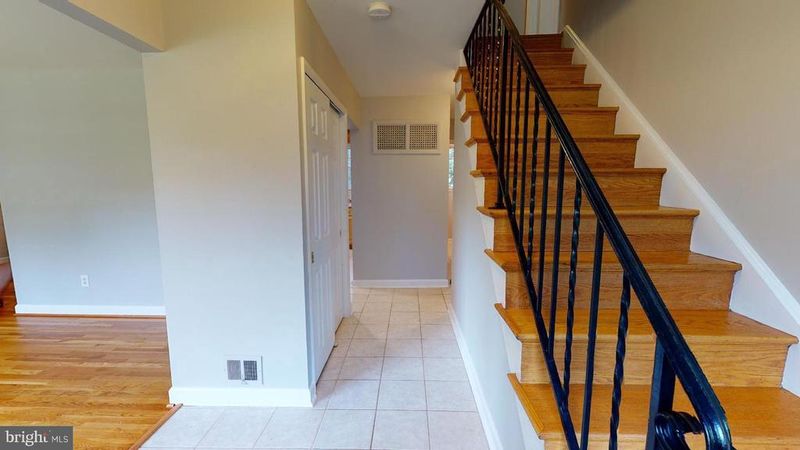 2527 Bull Run Ct, Vienna, VA 22180