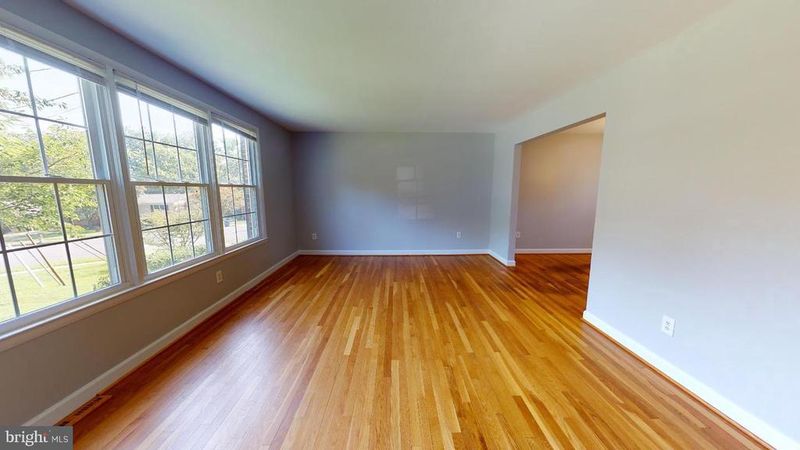 2527 Bull Run Ct, Vienna, VA 22180