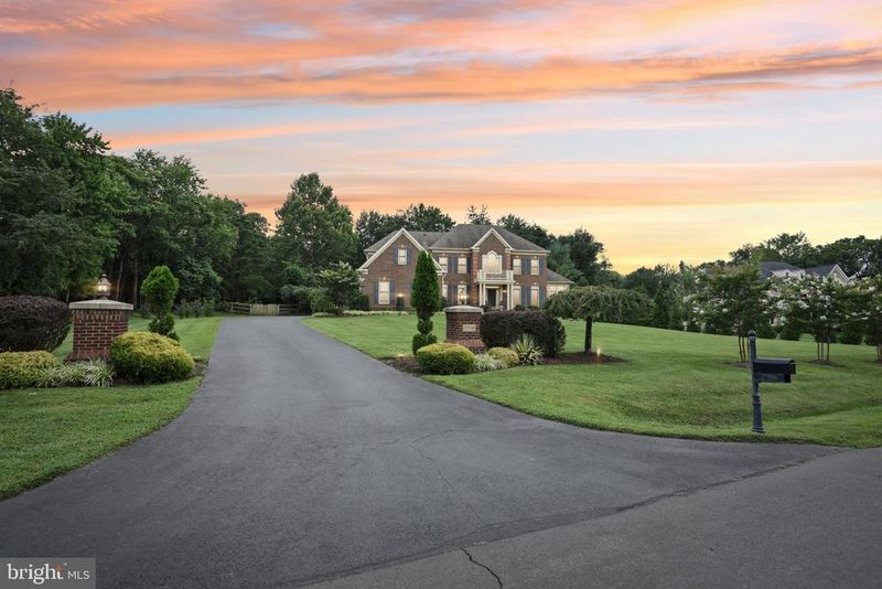27586 Paddock Trail Pl, Chantilly, VA 20152