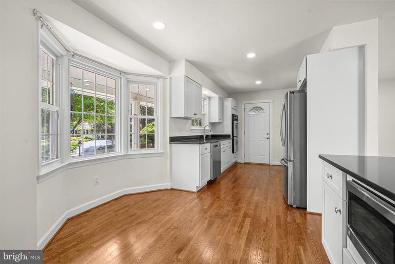 8800 Dianne Pl, Springfield, VA 22152