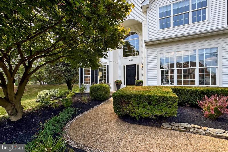 43820 Laurel Ridge Dr, Ashburn, VA 20147