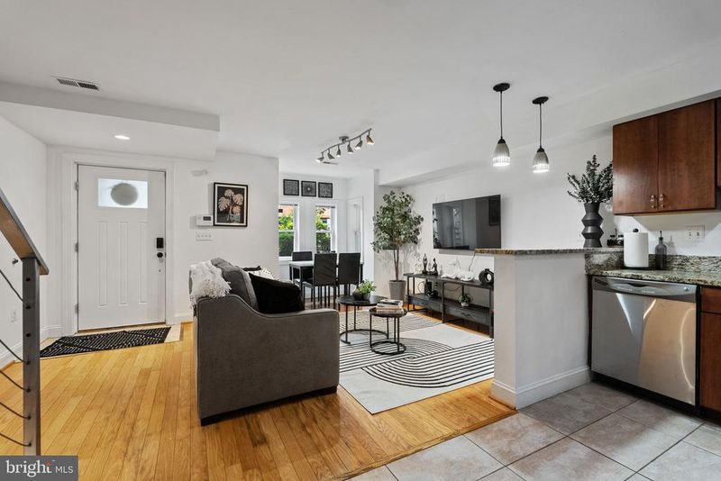 18 N St NW #2, Washington, DC 20001