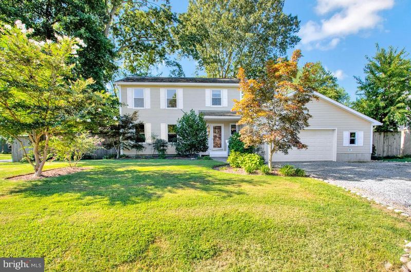 645 Gull Dr, Deale, MD 20751