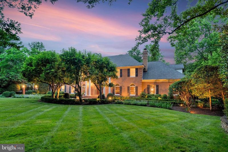 8014 Greenwich Woods Dr, Mclean, VA 22102