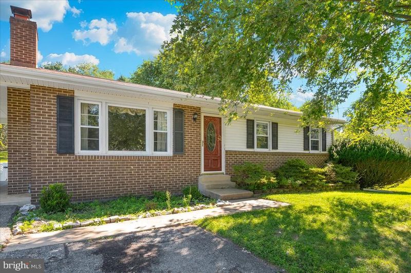 3917 Sugarloaf Dr, Monrovia, MD 21770
