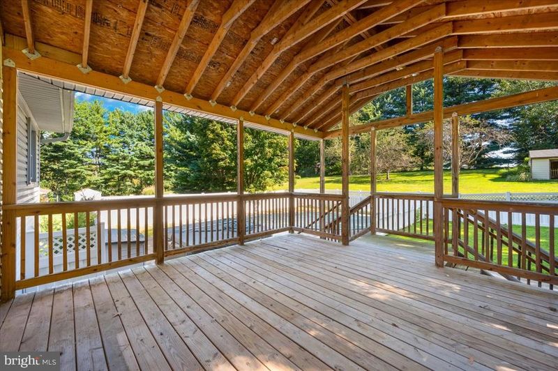 3917 Sugarloaf Dr, Monrovia, MD 21770
