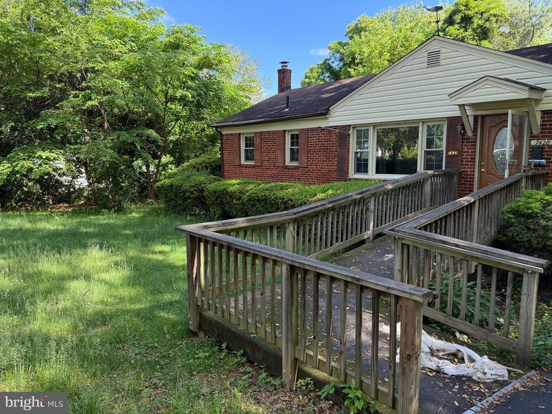 7428 Nigh Rd, Falls Church, VA 22043