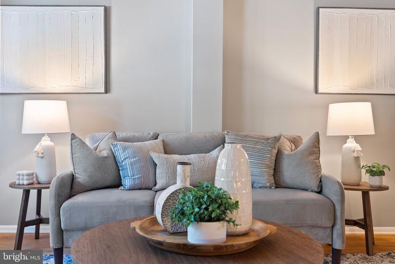 7894 Tyson Oaks Cir, Vienna, VA 22182