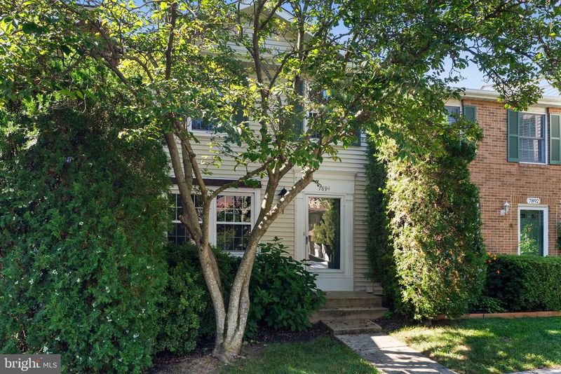 7894 Tyson Oaks Cir, Vienna, VA 22182