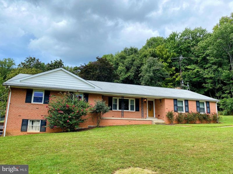 11102 Putman Rd, Thurmont, MD 21788