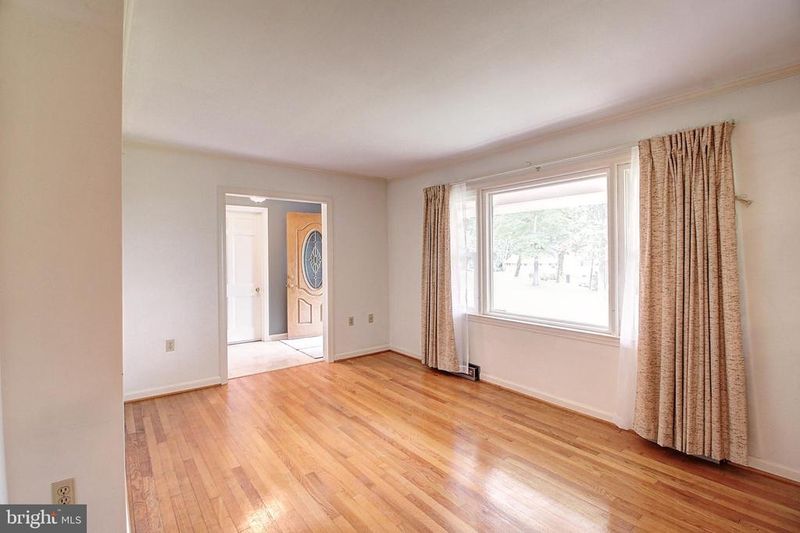 11102 Putman Rd, Thurmont, MD 21788