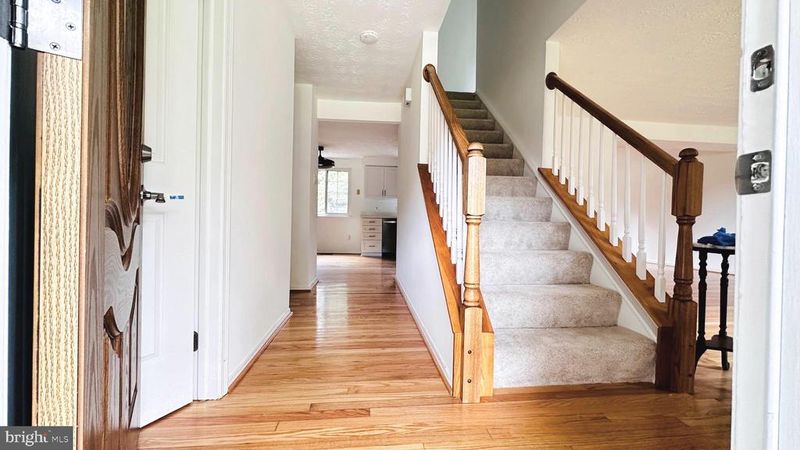 1140 Riva Ridge Dr, Great Falls, VA 22066