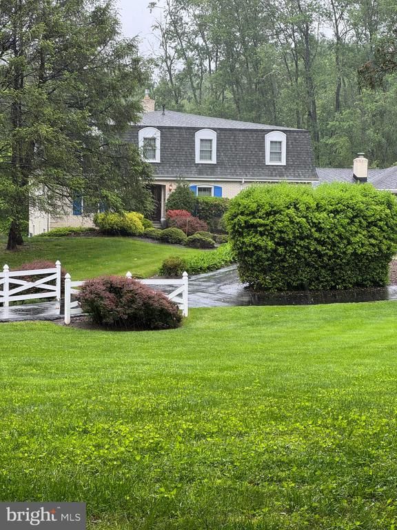 645 Seneca Rd, Great Falls, VA 22066