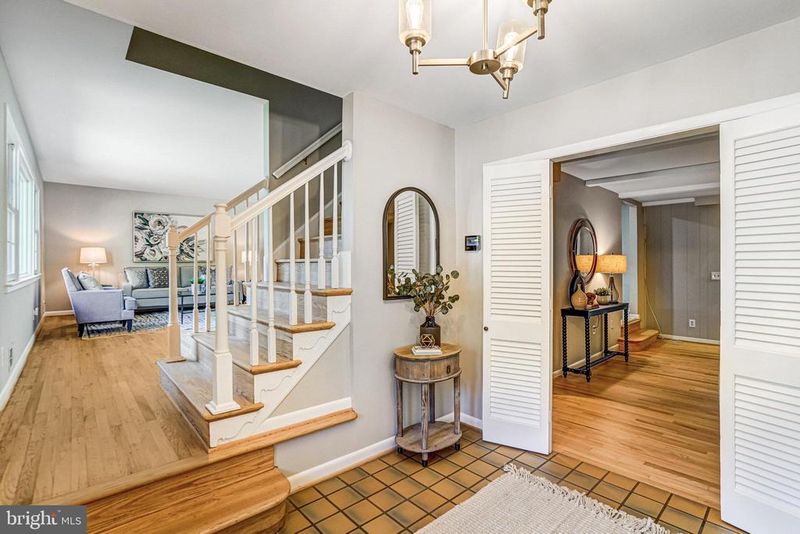 8402 Camden St, Alexandria, VA 22308