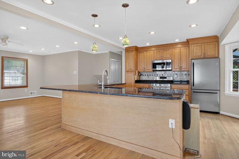 1417 Milestone Dr, Silver Spring, MD 20904
