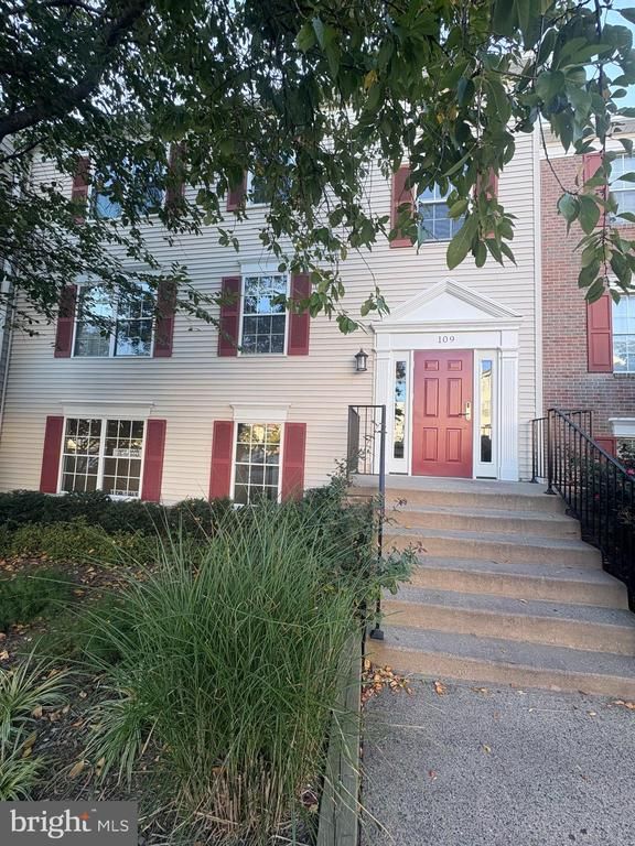 109 Fort Evans Rd SE #A, Leesburg, VA 20175