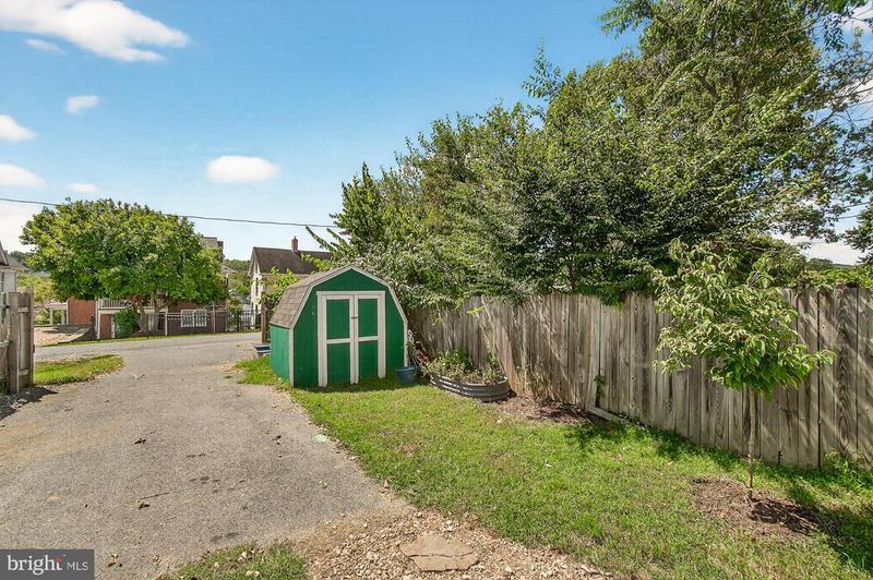 528 Brunswick St, Brunswick, MD 21716
