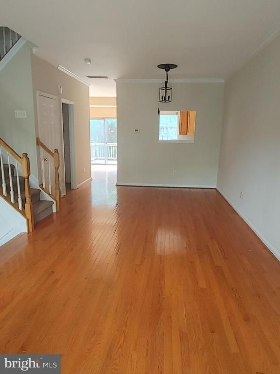 45523 Grand Central Sq, Sterling, VA 20166