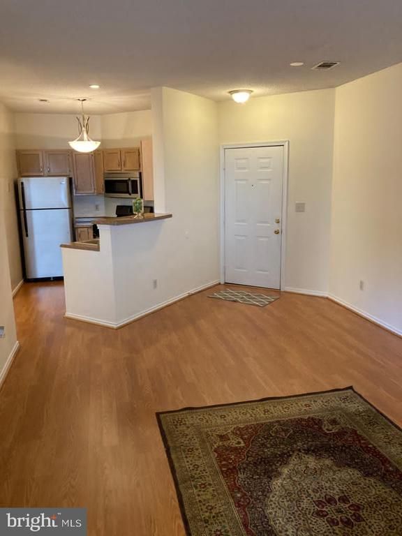 13085 Autumn Woods Way #204, Fairfax, VA 22033