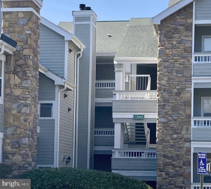 13085 Autumn Woods Way #204, Fairfax, VA 22033
