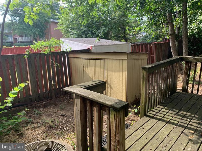 8622 Brae Brooke Dr, Lanham, MD 20706
