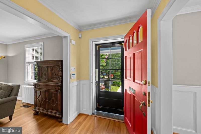 7802 Stratford Rd, Bethesda, MD 20814