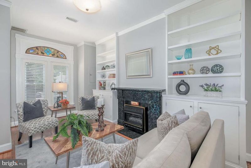 1164 5th St NE, Washington, DC 20002