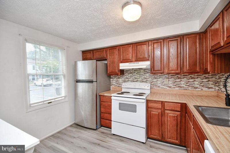 5823 Drawbridge Ct, Frederick, MD 21703