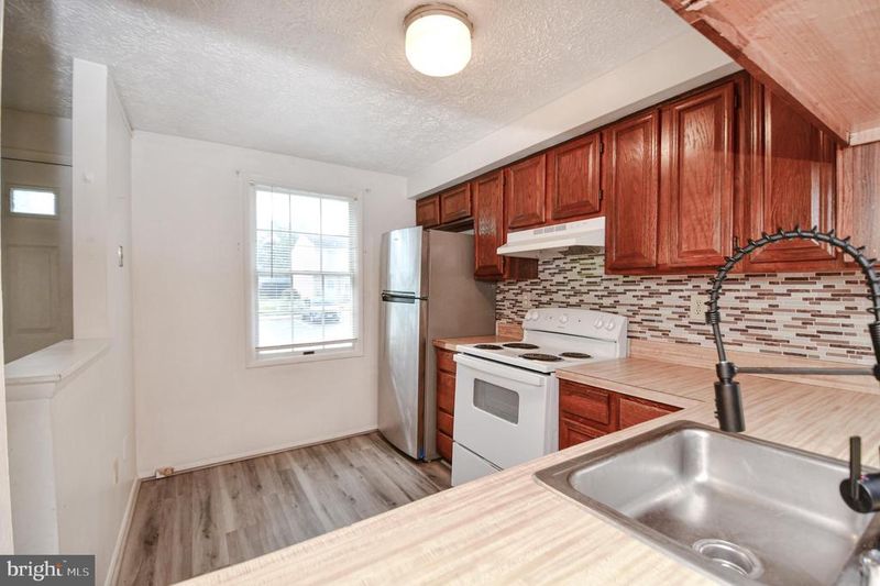 5823 Drawbridge Ct, Frederick, MD 21703