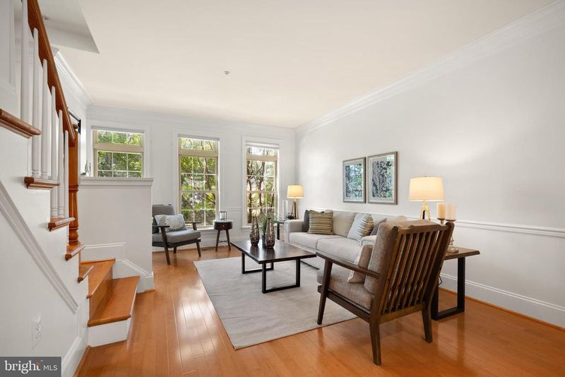 4340 N Henderson Rd, Arlington, VA 22203