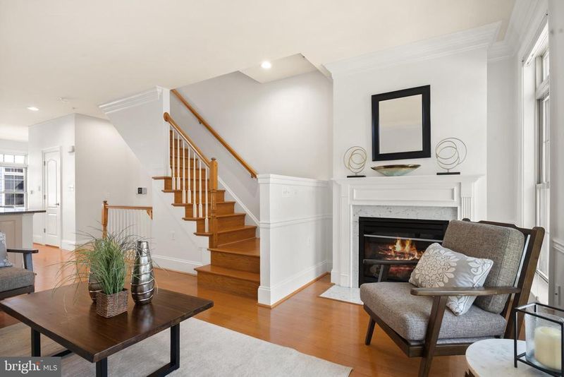 4340 N Henderson Rd, Arlington, VA 22203